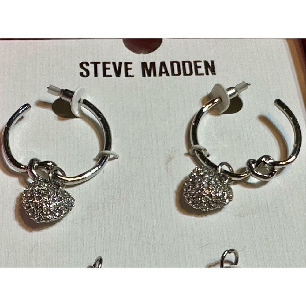 Steve Madden NWT jewelry gift set charm hoop earrings - Picture 6 of 7